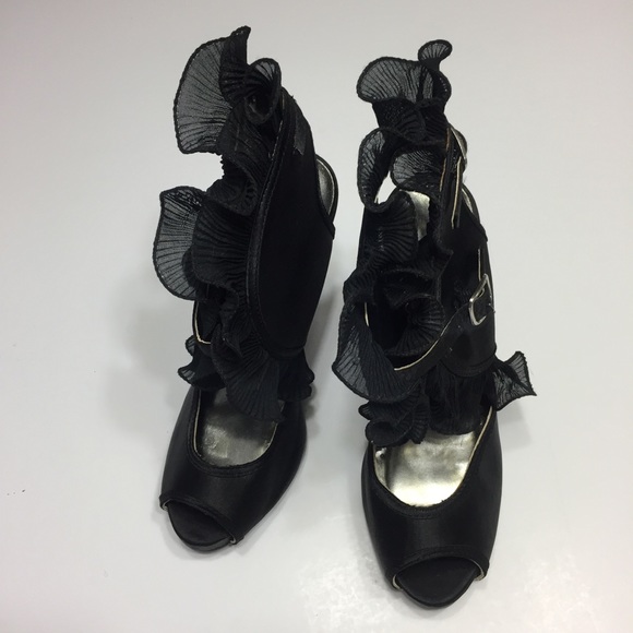 WILD ROSE Heels Stiletto Shoe 7 Black Ruffle Urban - Picture 6 of 8